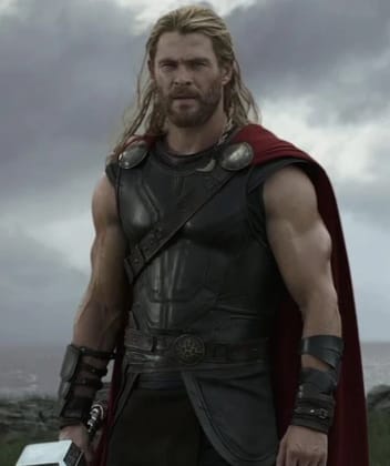Thor poserer med sin hammer. Modelskabelon til fotoudskiftning af ansigter.